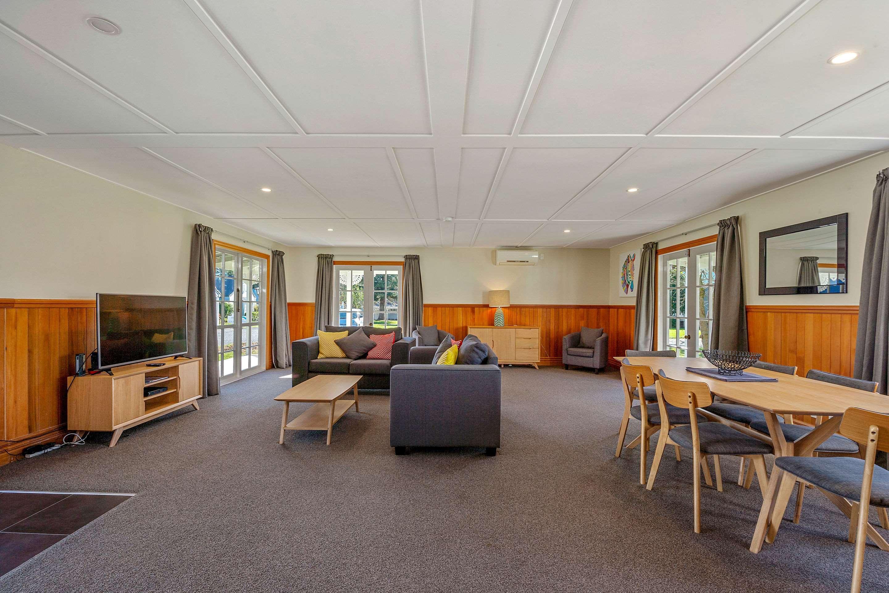 Huka Falls Resort Taupo Bagian luar foto The common room at the University of Waikato's Melville Hall