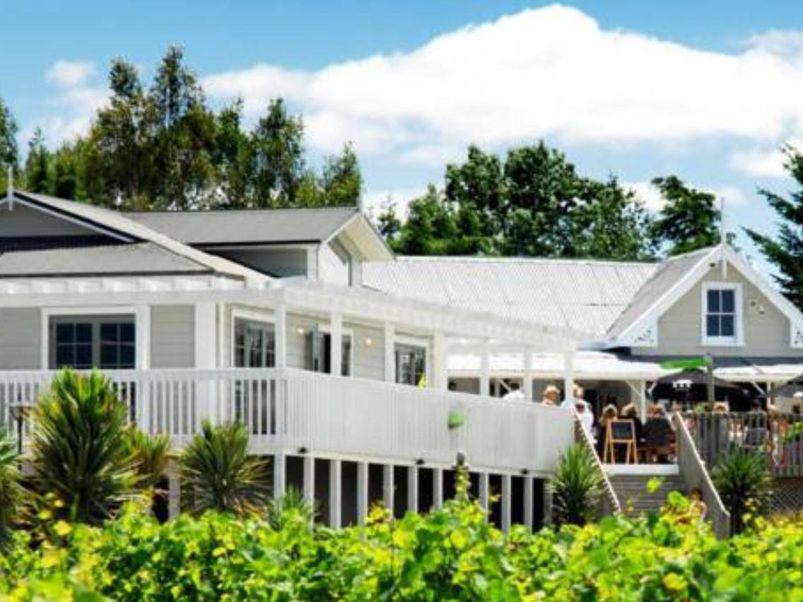 Huka Falls Resort Taupo Bagian luar foto The Village at Wairau