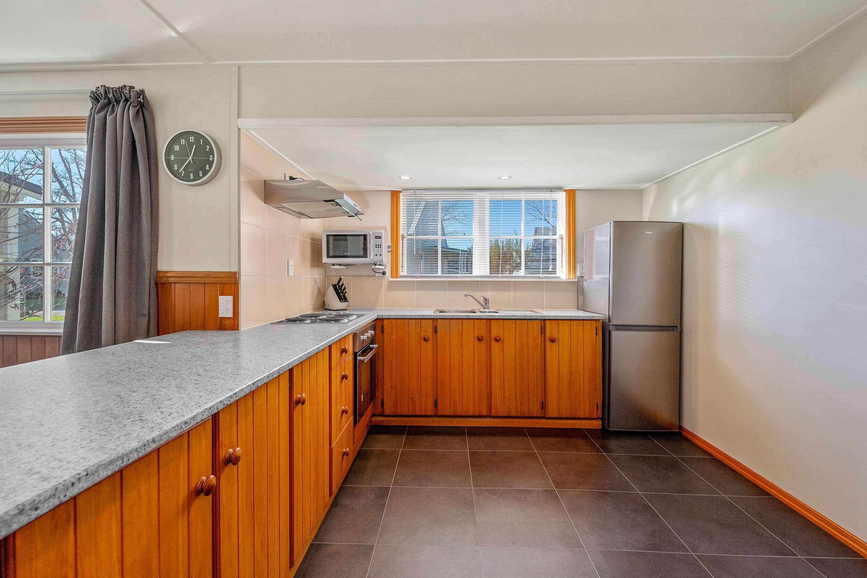 Huka Falls Resort Taupo Bagian luar foto The kitchen at the station